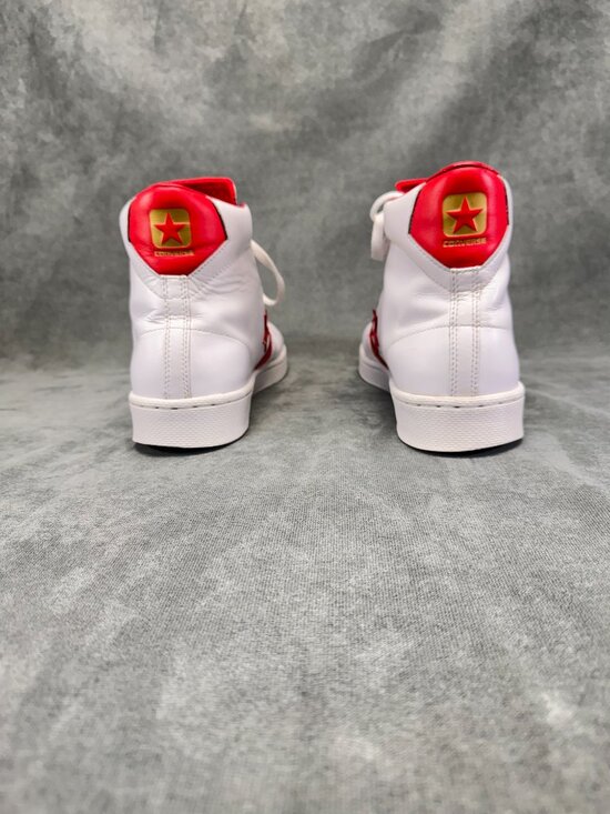 Athletic_Shoes
